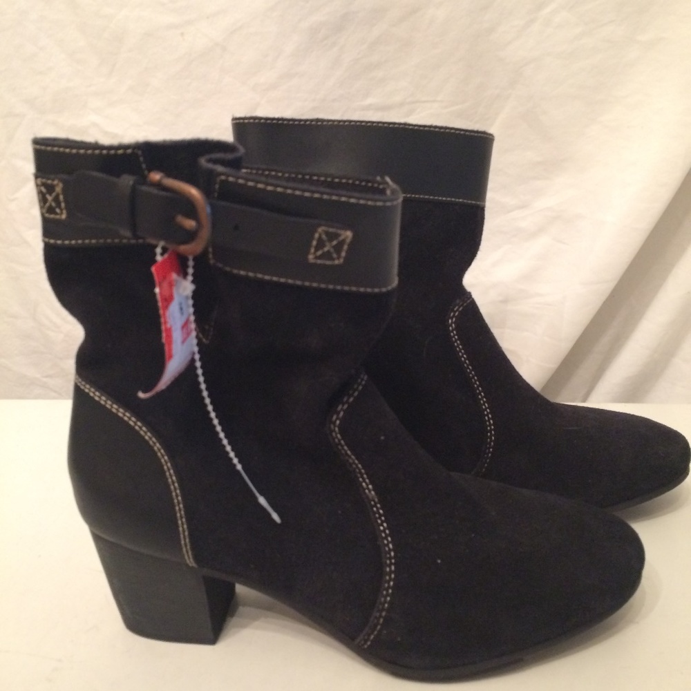 - Sebago black suede ankle boots size 6 NEW